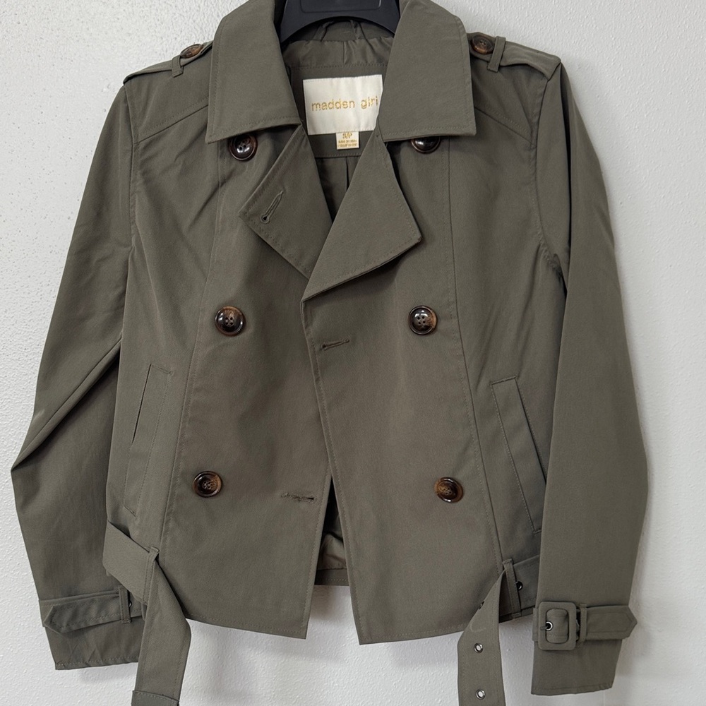 Juniors madden girl belted bouble breasted short trench , size S , true size
